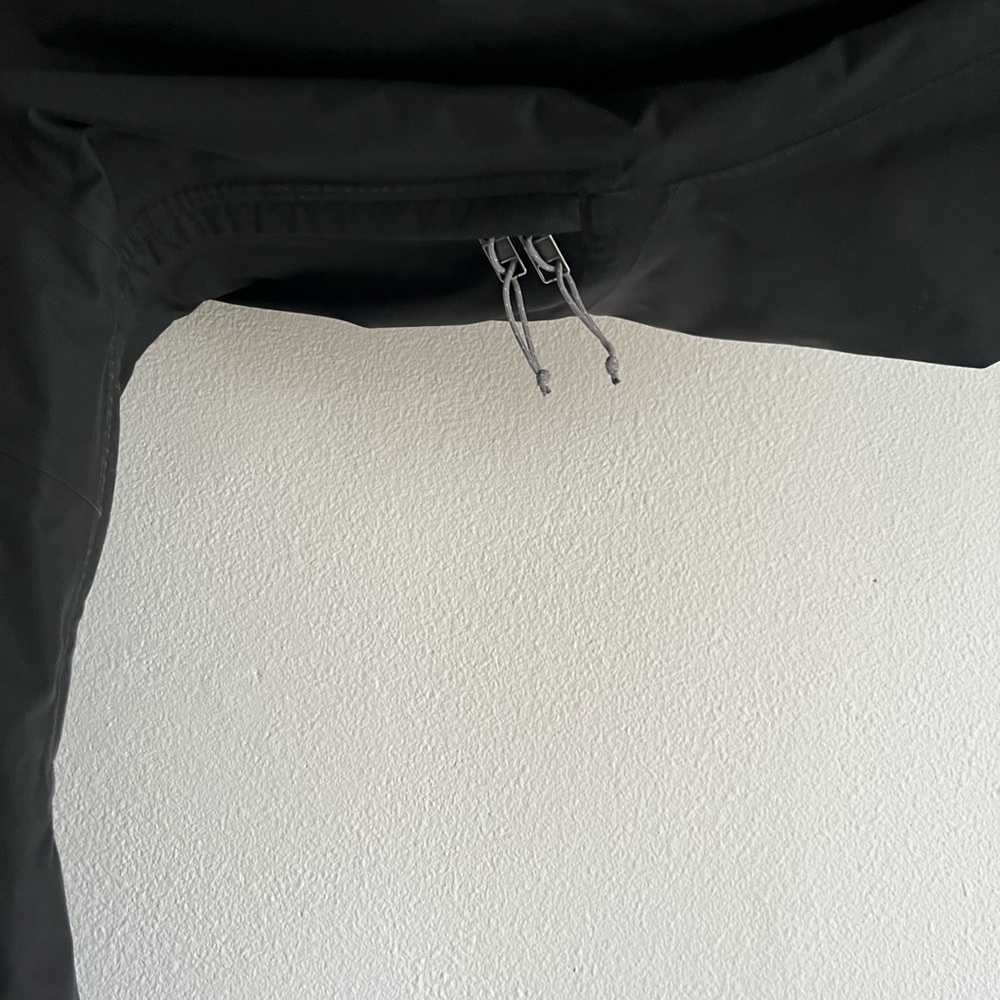 Patagonia Women’s Insulated Ski Jacket - Picture 3 of 15